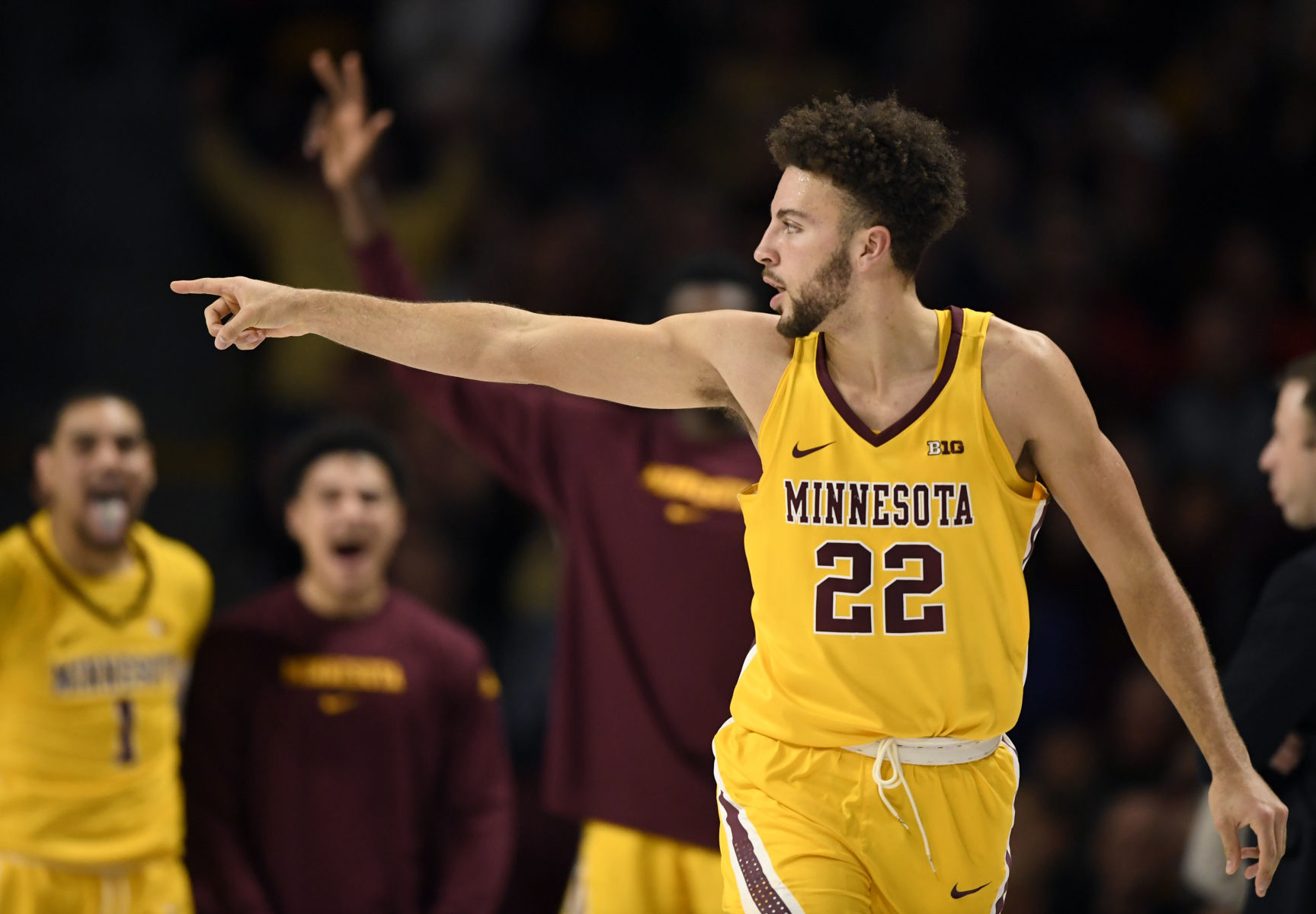 Golden Gophers 70, Badgers 52